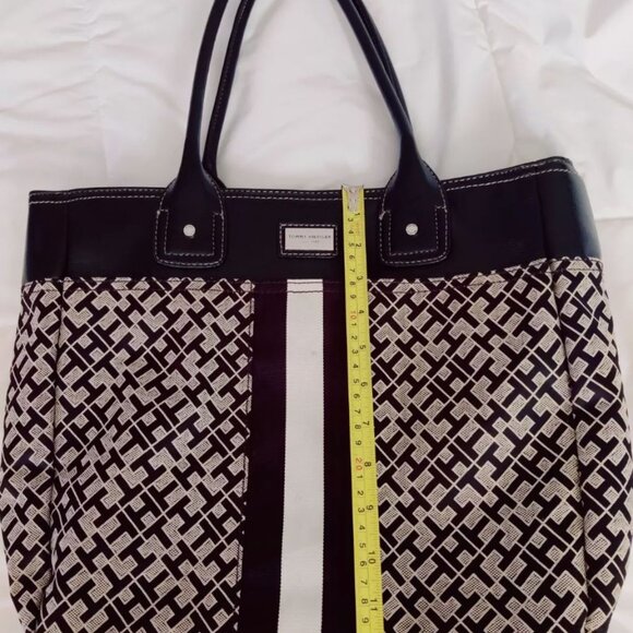 SOLD Tommy Hilfiger Logo Jacquard Leather Striped Tote Bag in Gray and Black - Picture 8 of 10